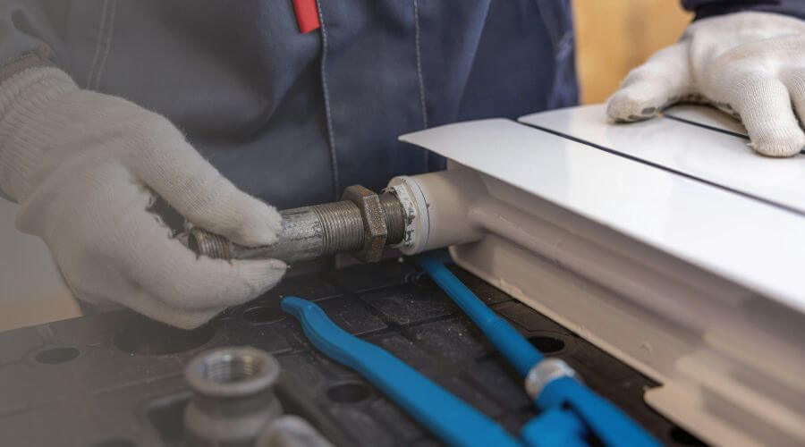 Burst pipe repair in Saratoga, WY